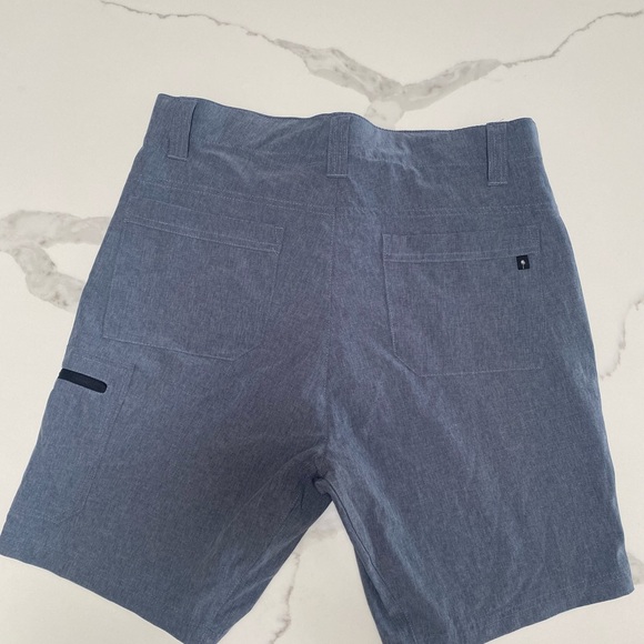 Men’s Dry Fit Shorts - Picture 2 of 3